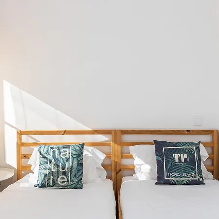 Amazing Views From Terrace 2bed In Ajuda Sleeps 6 Daire *