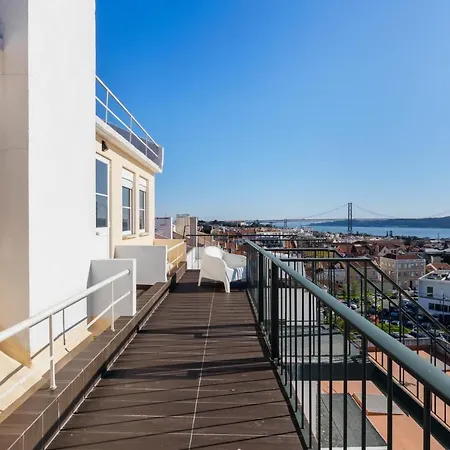 Amazing Views From Terrace 2bed In Ajuda Sleeps 6 Apartman Lisboa