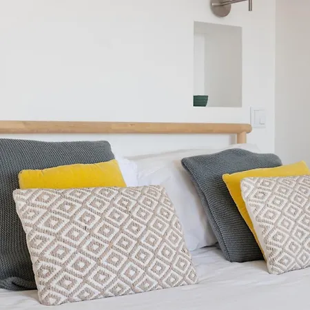 Amazing Views From Terrace 2bed In Ajuda Sleeps 6 Apartman Lisboa